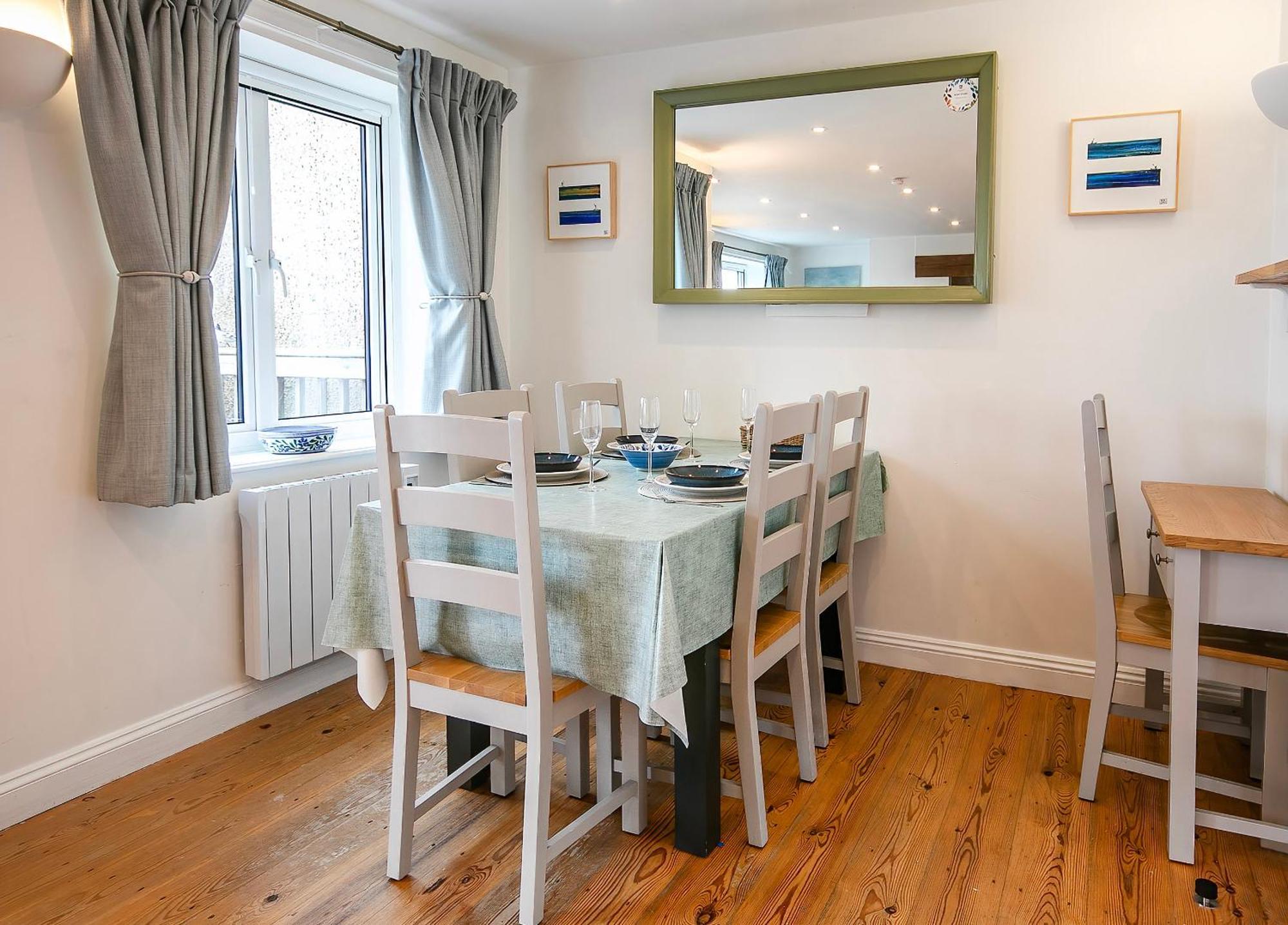Coot Cottage - Holiday House With Fantastic Lake Views Somerford Keynes ภายนอก รูปภาพ